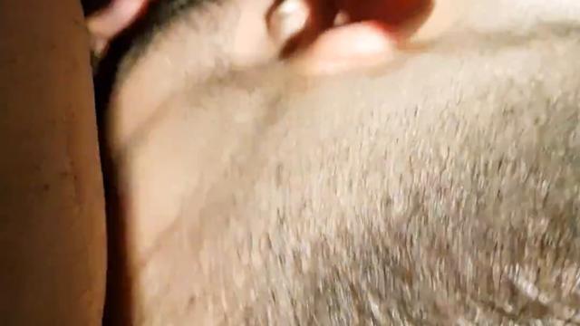 Mamei o gostoso no banheiro da balada 