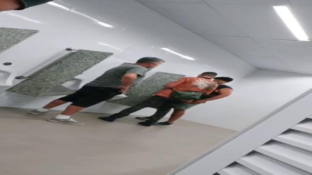 Banheirão lotado na putaria 