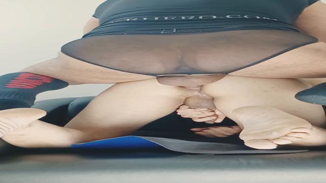 A putinha nao aguentou minha pika....assine ja