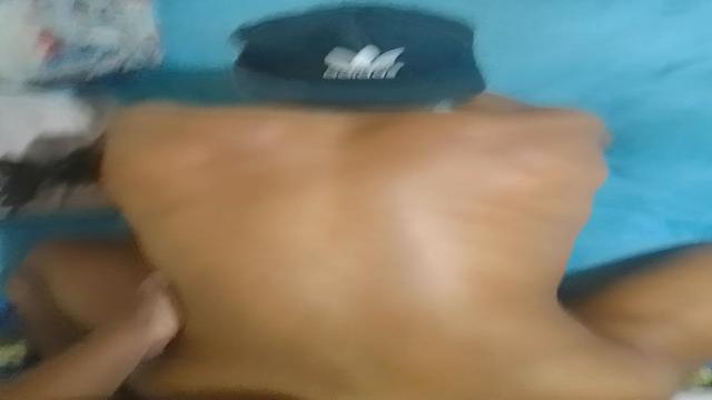 Amaciando o cu , do meu mlk submisso 