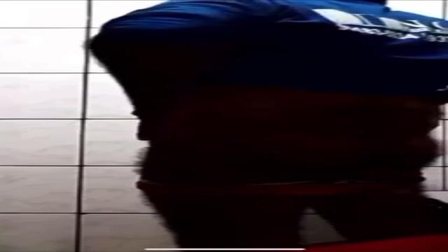 Pensa num coroa gostoso PAUZUDO peludo dono de bar i...