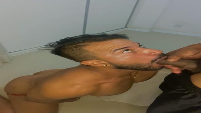 Mamando meu macho dotado ?