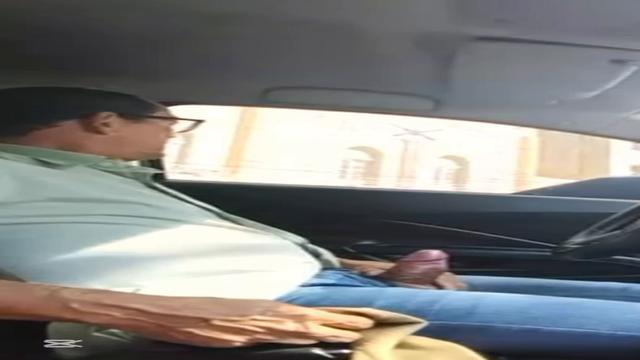 Part 2 inédita gozada do taxista dentro do carro no ...