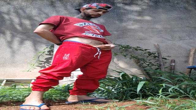 Sempre bom dar um mijão no mato 