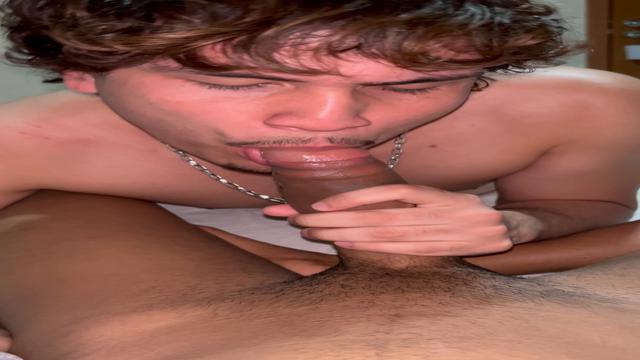 Fiz o novinho Pauzudo gozar bem gostoso 