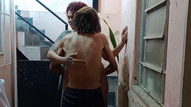 jovem pedreiro  dar orçamento e fode a puta pra ganh...