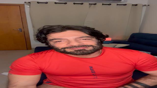 Vem dar um abraço no lobisomem, vem!