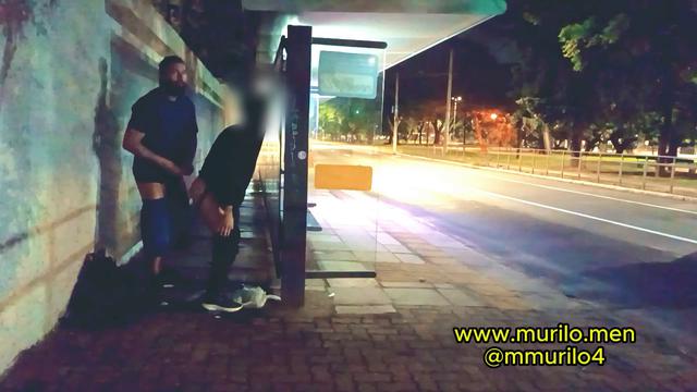 COMPLETO ... COMI O NOVINHO NA PARADA DE ÔNIBUS E DEPOIS LEVEI ELE PRA RUA