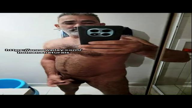 Barbudo e peludo, papai gostoso