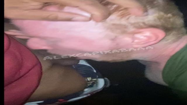 Gringo me deu gostoso na cabine 