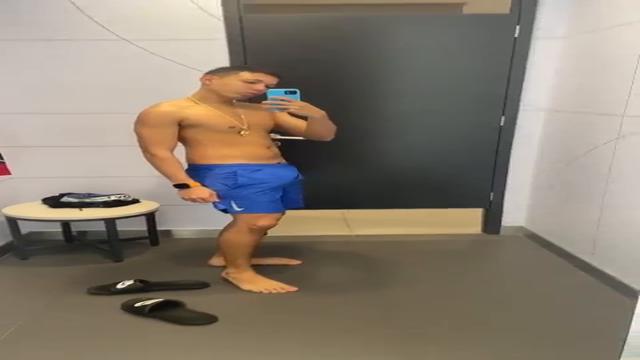 jeannzin peladinho no espelho
