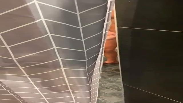 Espiando o maninho 