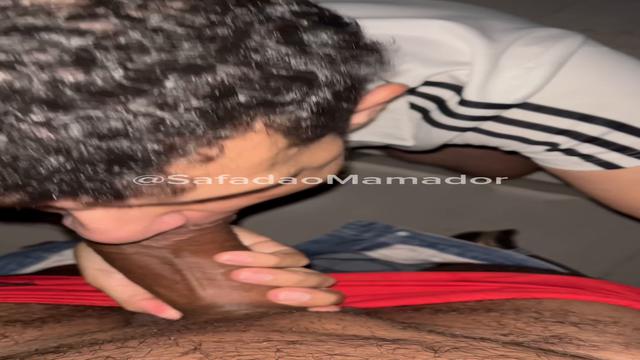 Mamando o cavalo de 24 cms na madrugada