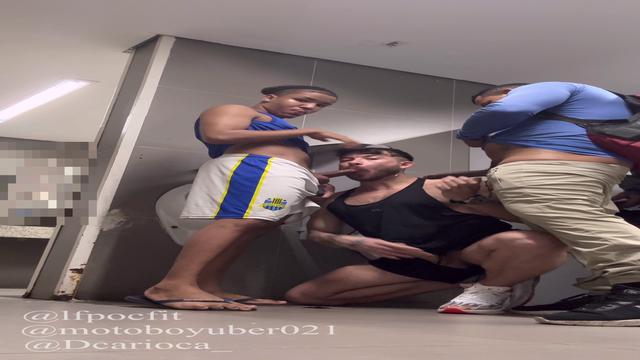 O safado do banheiro 