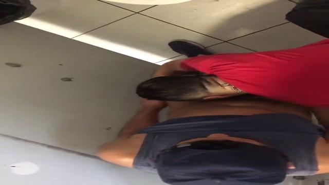 Brincadeira boa no banheirão