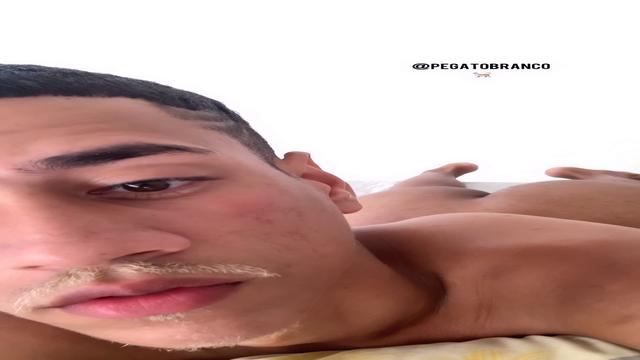 ERA SÓ UMA MAMADA NO CUZINHO