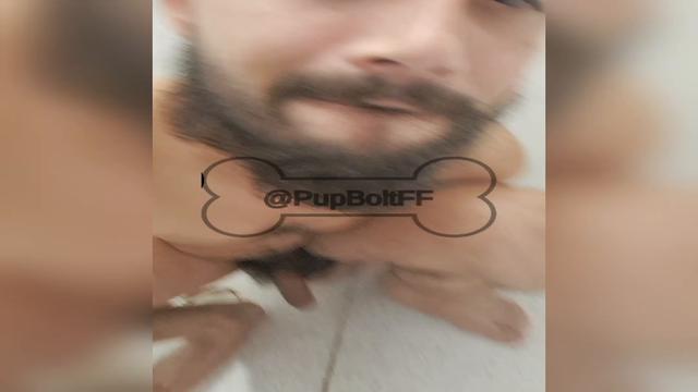 Brincando com a cuceta e um dildo enorme! (2/2)