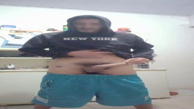 Café da manhã com leitinho quente. 