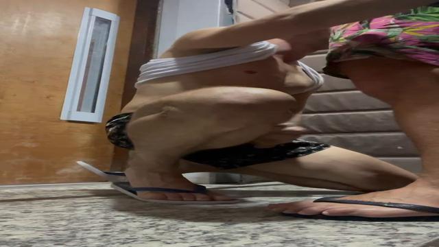 Taking Boy Bi's roll in the elevator