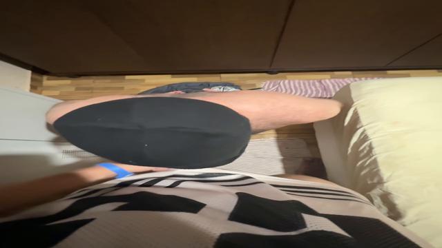 PARTE 2 - MALTRATANDO e ESCULACHANDO esse casado submisso. Mijei na boca dele, fiz cuecao nele até o rego dele ficar assado. GOZEI E FIZ ENGOLIR TUDO e limpar meu pau com a língua ?. Arrasta pro Lado pra Ver O VITAO DOMINANDO O MACHO CASADO!! Ainda botei 