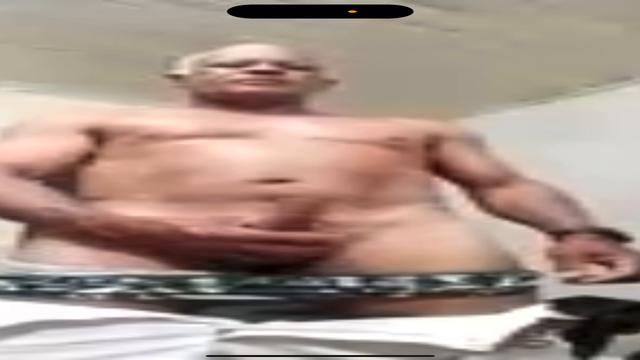 Coroa da roça sono de sítio .. tem vídeos dele aqui . Esse é inédito gozou gostoso pauzao coroa rústico 57 anos 