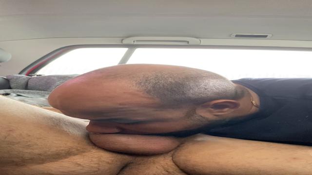 video 24 - sugando o branquinho ate tirar leite
