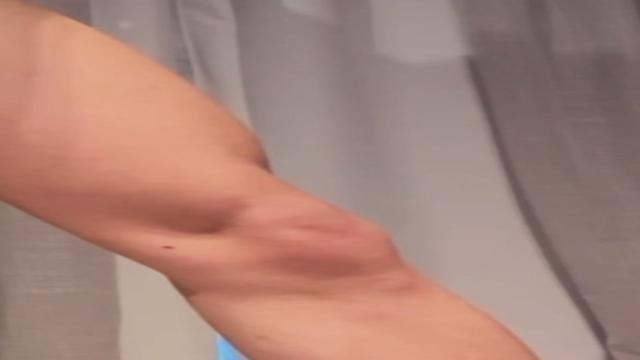 65. Estupro coletivo sem camisinha (cabines).