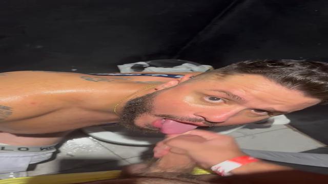 A leitada do carinha na balada 