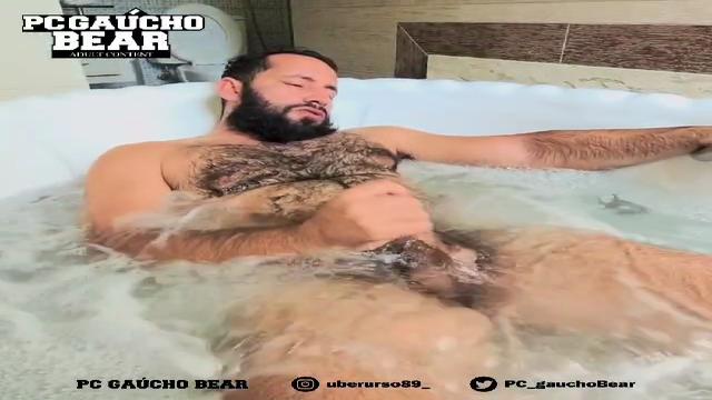 Aquela brincadinha na banheira 