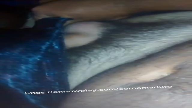 Coroa da pica grande cabeçuda mostrando a rola com a mulher no quarto depois deu aquela mijada .. tem fotos dele gozando delícia inédito 47 anos 