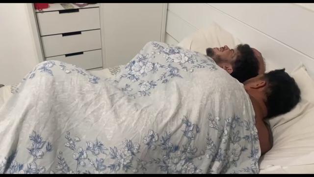 FOI DORMI NO HOTEL E ACORDOU COM PICA 