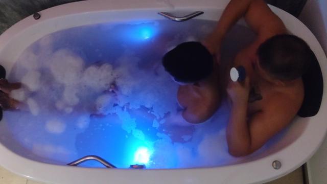 329 - Massagem toque mutuo no Twink chaser
