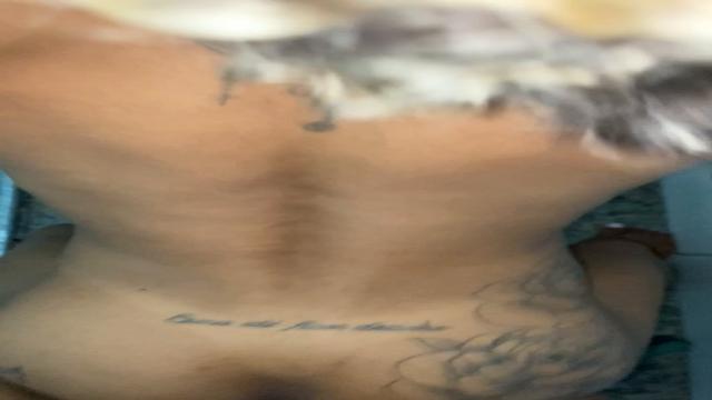 Novinho me fode bem gostoso ? 