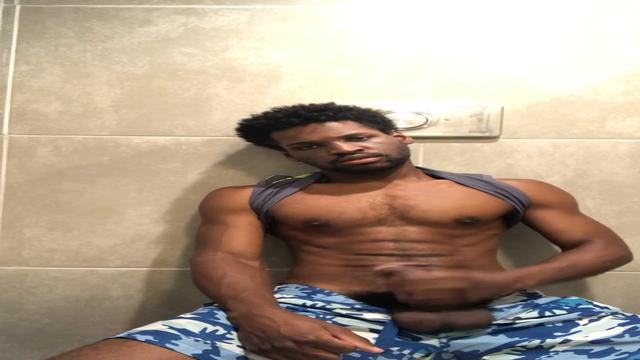 parei o treino e fui dar uma relaxada no banheiro da...