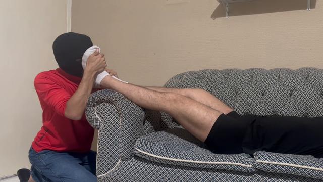 Viadinho dando aquele trato no pezão!