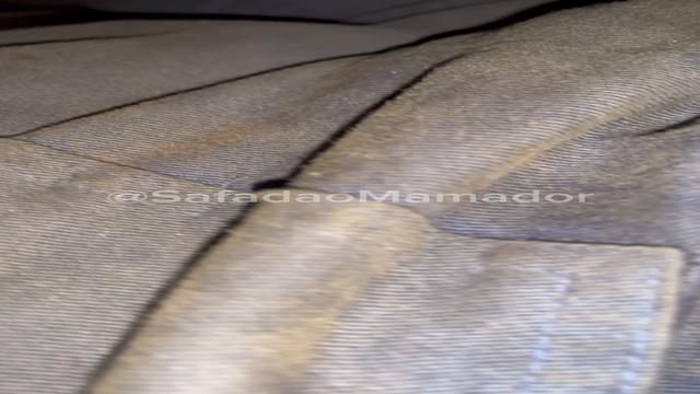 Mamando o mecânico pauzudo safado gostoso na rua da Putaria 