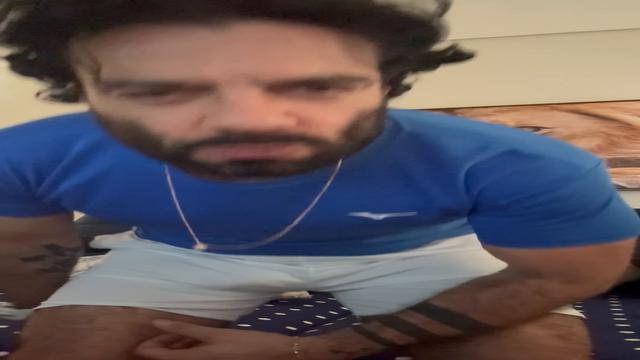 Vem aqui, deita comigo enqto eu posto… ???