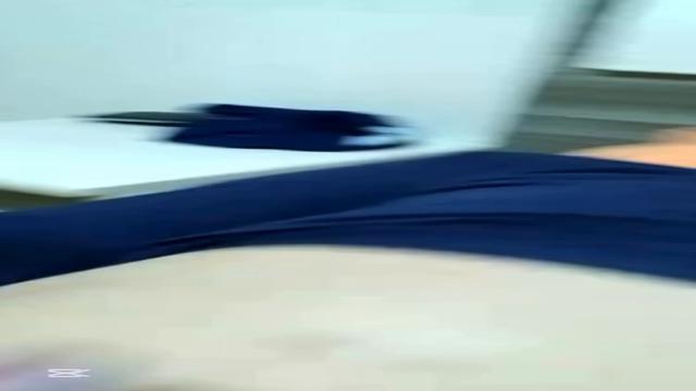 Olha o pastor da universal aprontando dinovo  delíci...