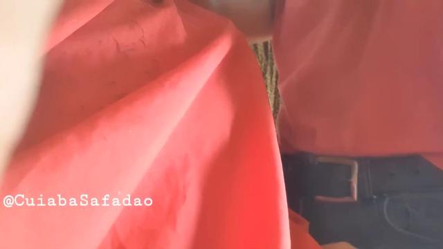 shoulder tapping the barber man's dick