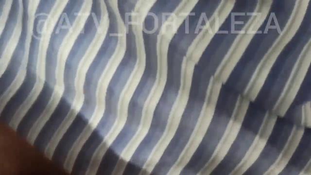 Estudante no Banheiro da faculdade