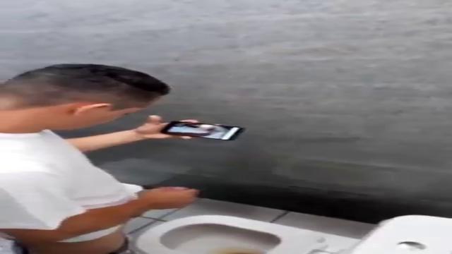 Que punheta gostosa desse cara muito tesão 