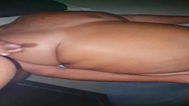 Gozando nas tetas 