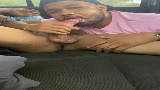 video 348 - mamando o novinho universitário antes da...