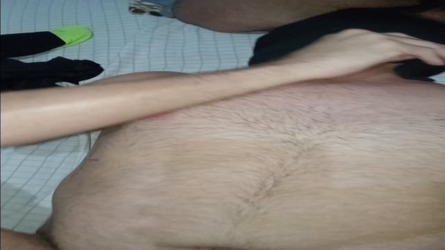 Botando o putim pra mamar