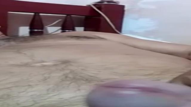 Maduro 56 anos técnico de informática mostrando a ro...