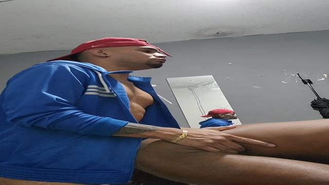 Cafuçu colombiano me comeu gostoso 