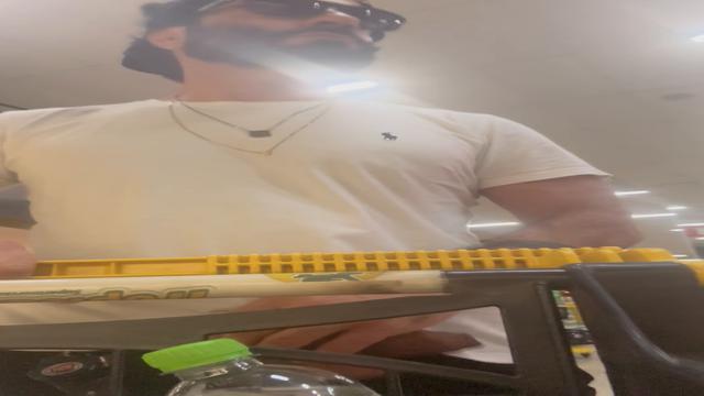 2 videos eu dentro do mercado, aki sem cortes nem ed...