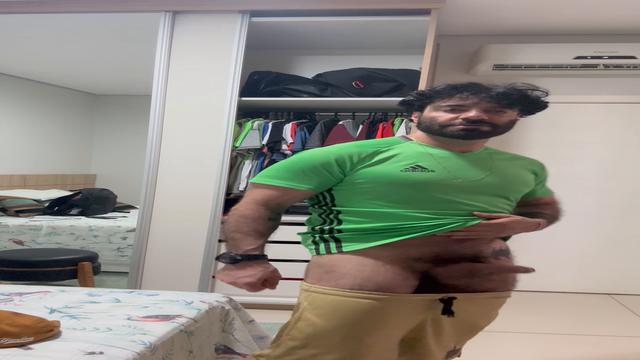 Vcs tbm costumam treinar sem cueca?