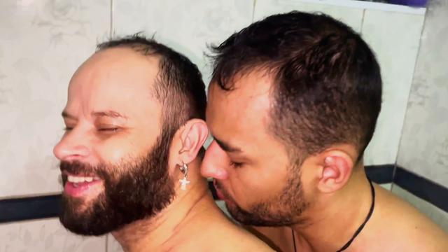 RAPHAEL FEAT ROBERT PUTARIA ZS - O BANHO