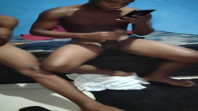 Disputa de punheta brigadeirão × favorito no Cativei...